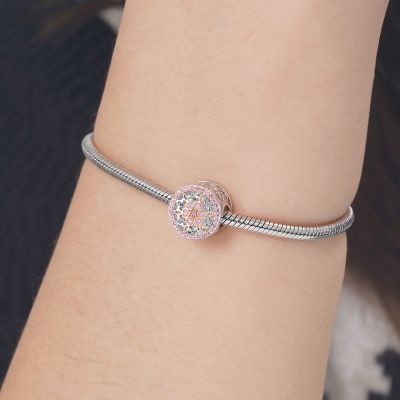 Staubgefäße der Blume Charm
